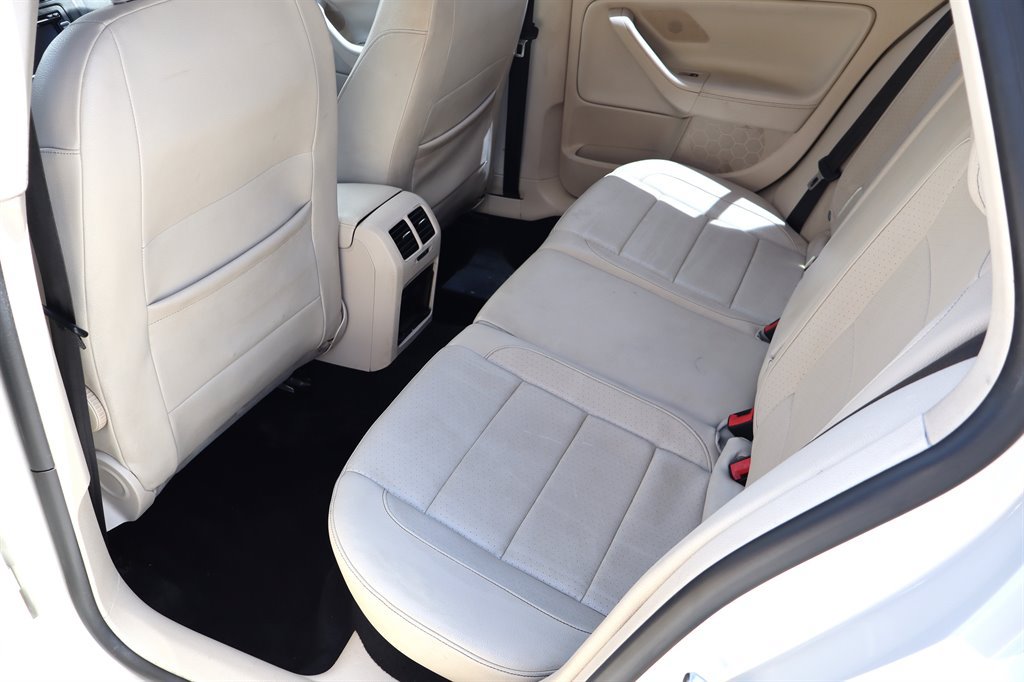 Used 2011 Volkswagen Jetta TDI FWD image 19