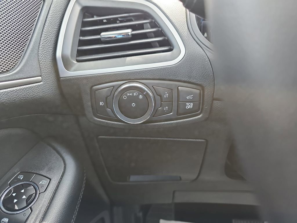 Used 2023 Ford Edge SEL w/ Convenience Package image 29