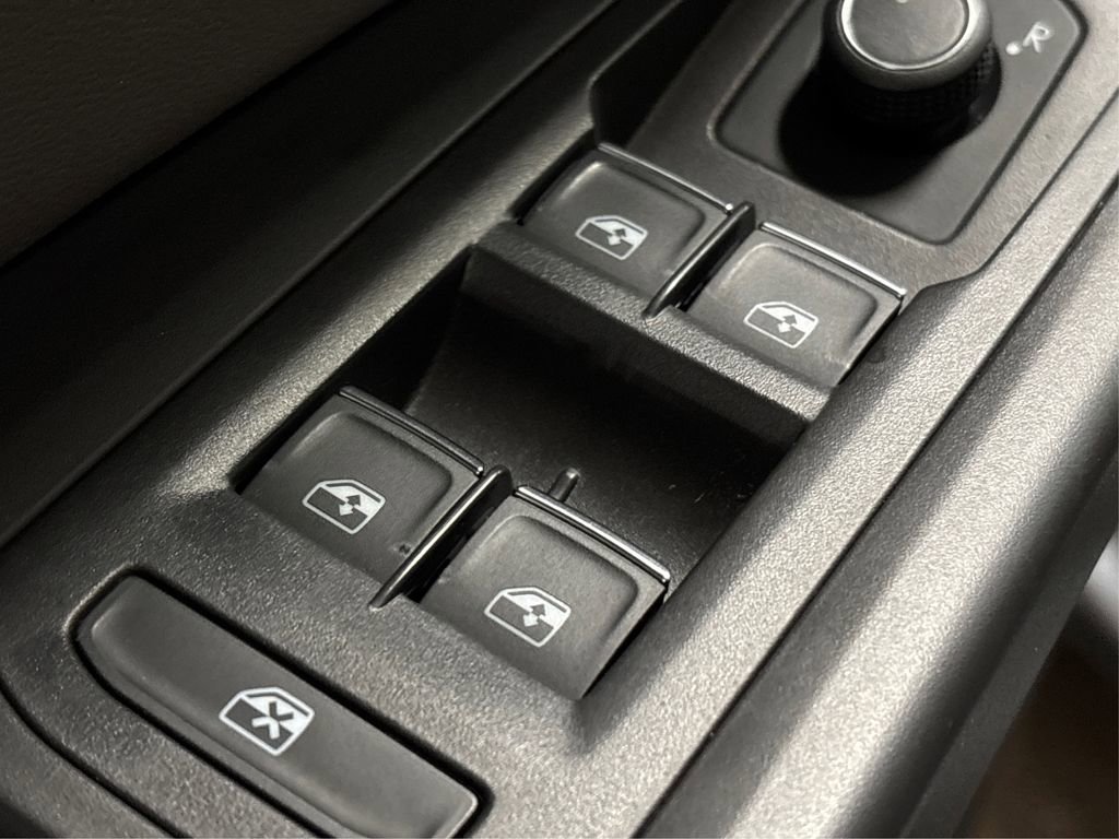 Used 2022 Volkswagen Atlas Cross Sport SE image 37