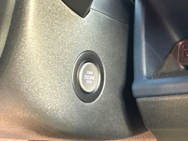 New 2025 Volkswagen ID. Buzz Pro S Plus image 40