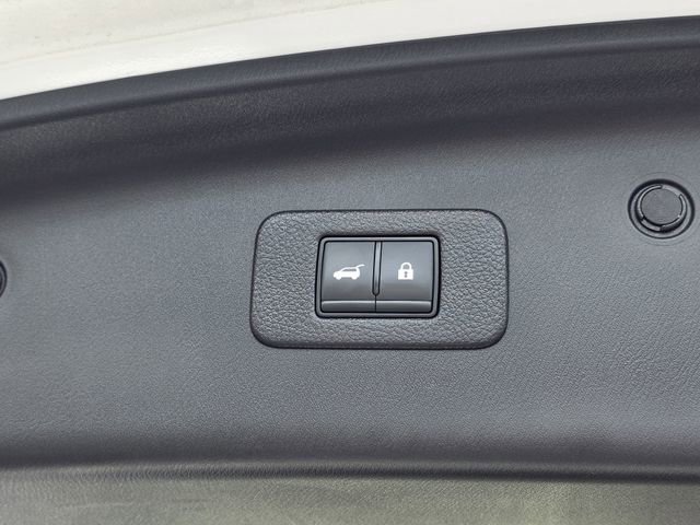 Used 2024 Nissan Armada Platinum w/ Captain's Chairs Package RWD image 34