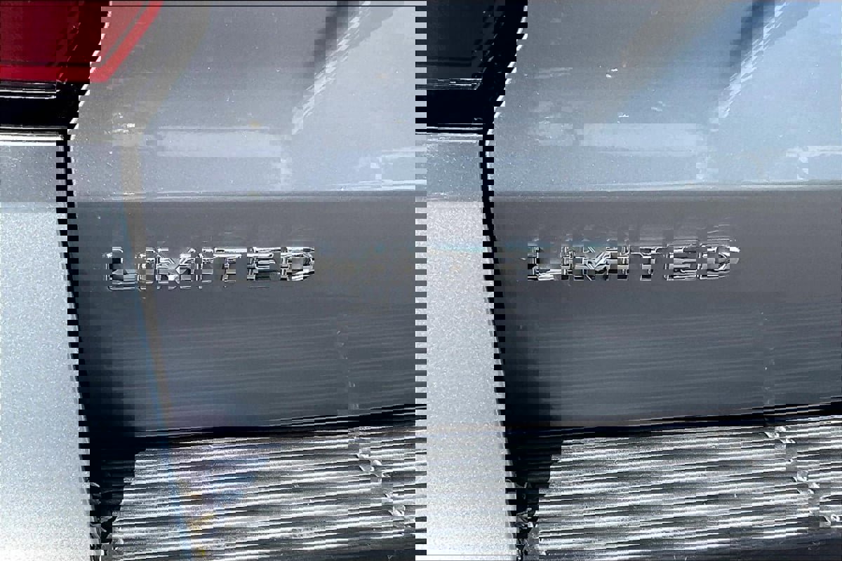 Used 2020 Ford Expedition Limited image 8