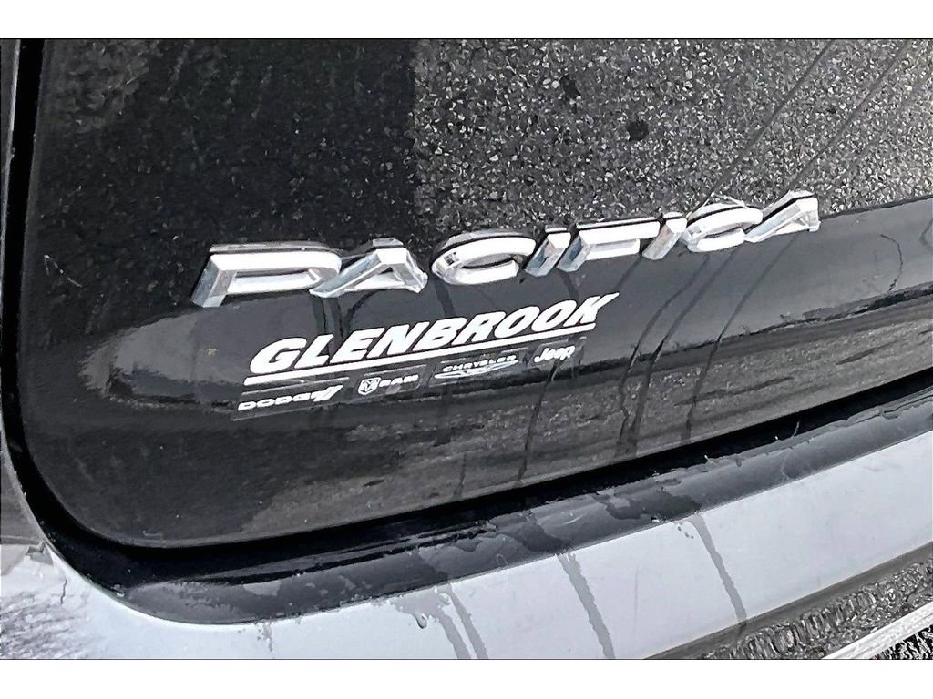 Used 2022 Chrysler Pacifica Limited image 9