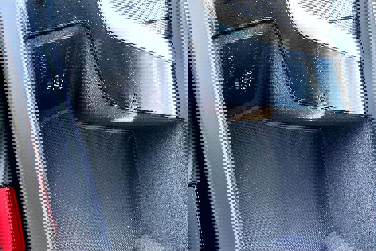 Used 2022 Volvo XC90 T8 R-Design w/ Advanced Package image 33