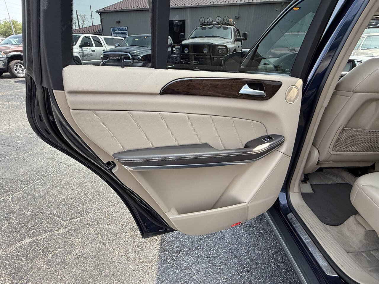 Used 2014 Mercedes-Benz GL 350 BlueTEC 4MATIC image 21