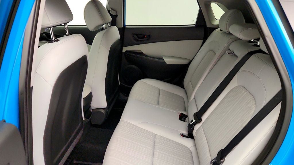 Used 2023 Hyundai Kona SEL w/ Winter Weather Package FWD image 19
