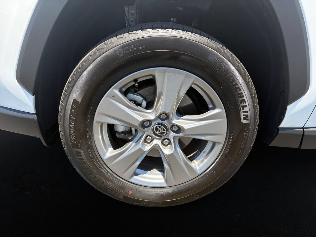 Used 2024 Toyota RAV4 XLE FWD image 9