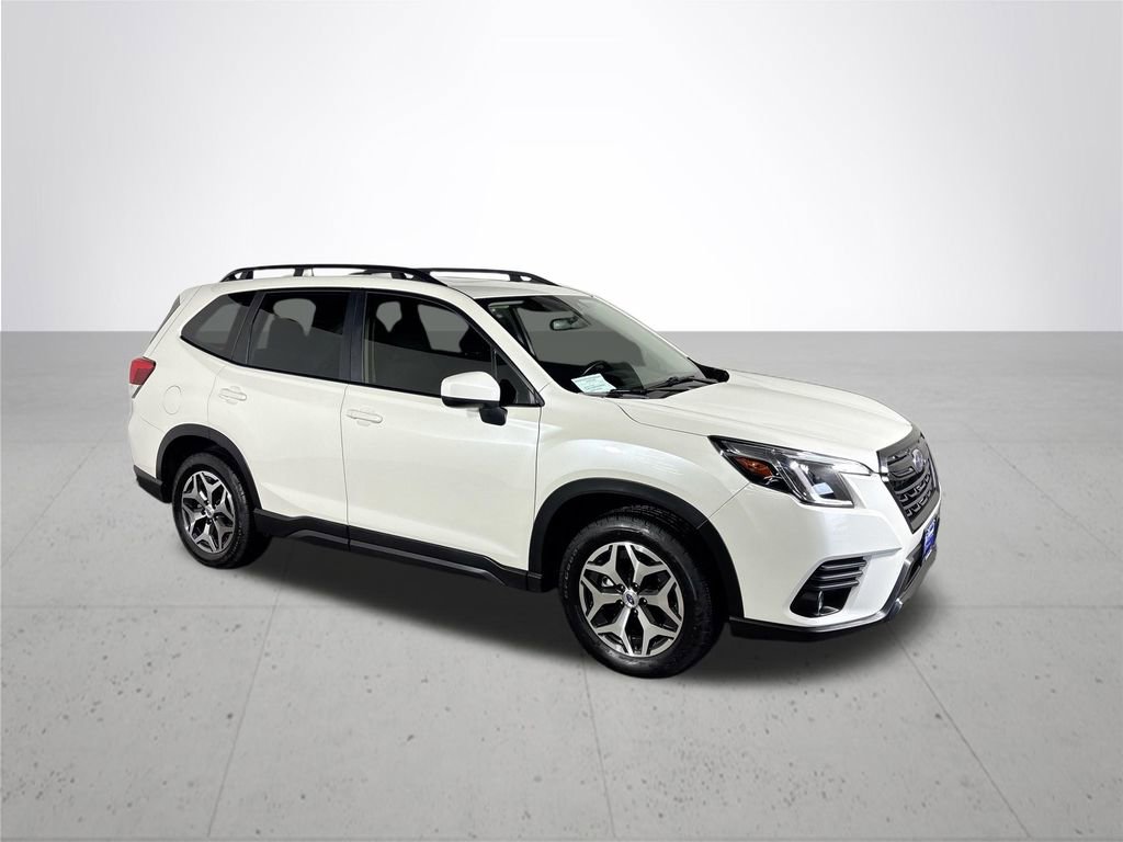 Used 2022 Subaru Forester Premium image 4