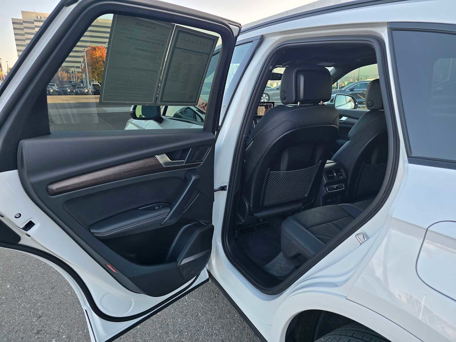 Certified 2025 Audi Q5 e Premium Plus w/ Premium Plus Package image 17