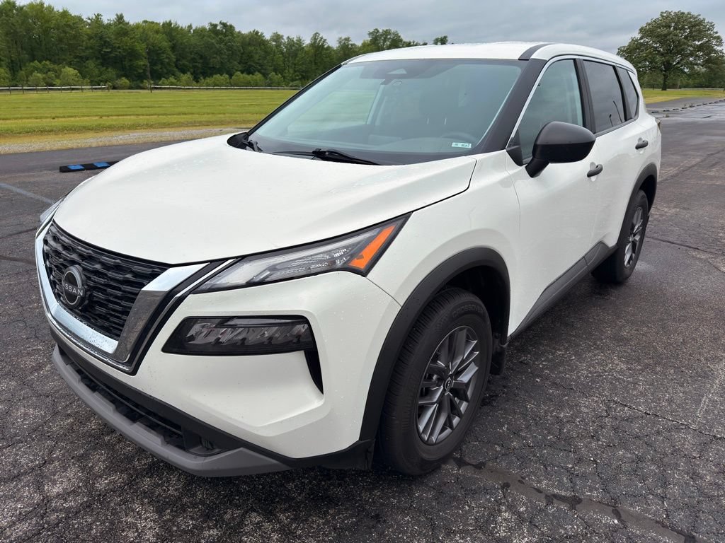 Used 2023 Nissan Rogue S AWD/4WD image 13