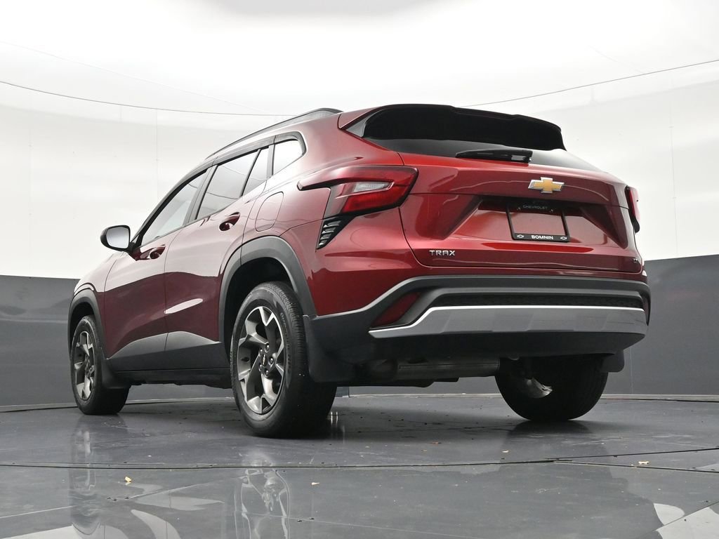 Used 2024 Chevrolet Trax LT FWD image 31