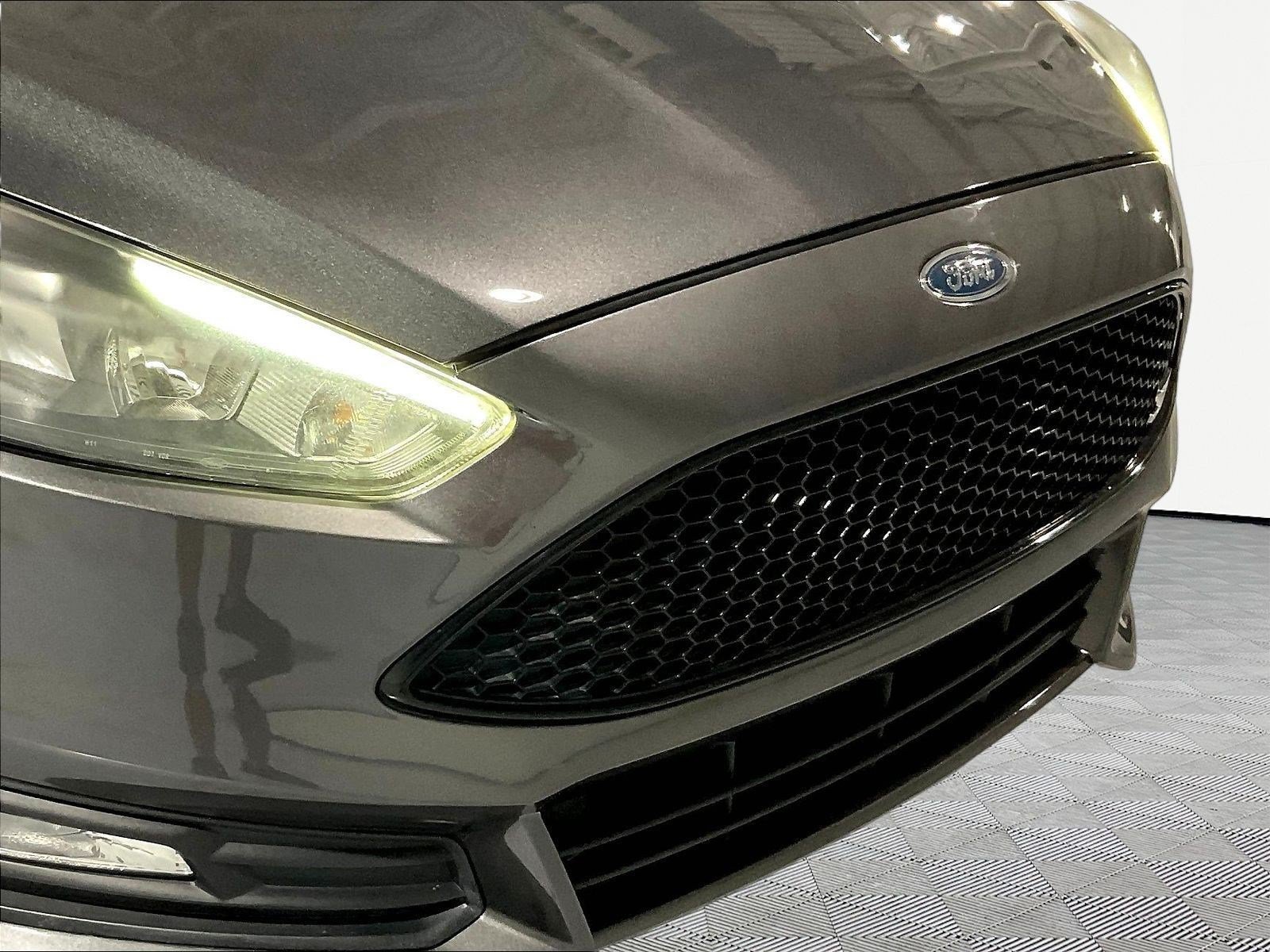 Used 2018 Ford Focus ST FWD image 31