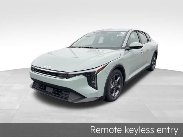 Certified 2025 Kia K4 LXS image 3