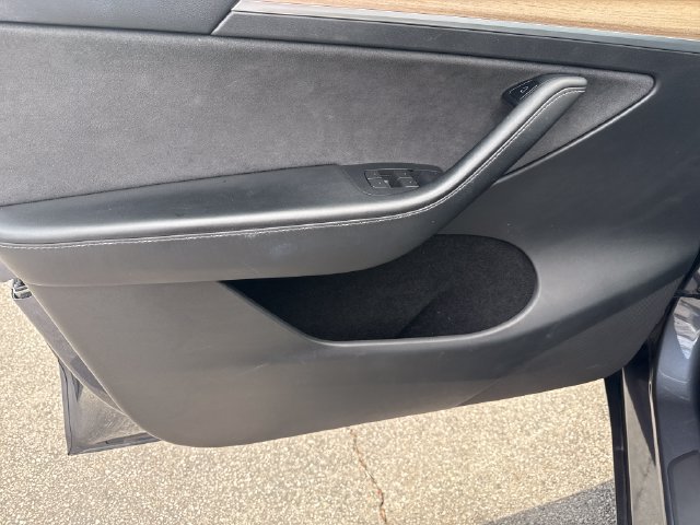 Used 2023 Tesla Model Y Long Range AWD/4WD image 10