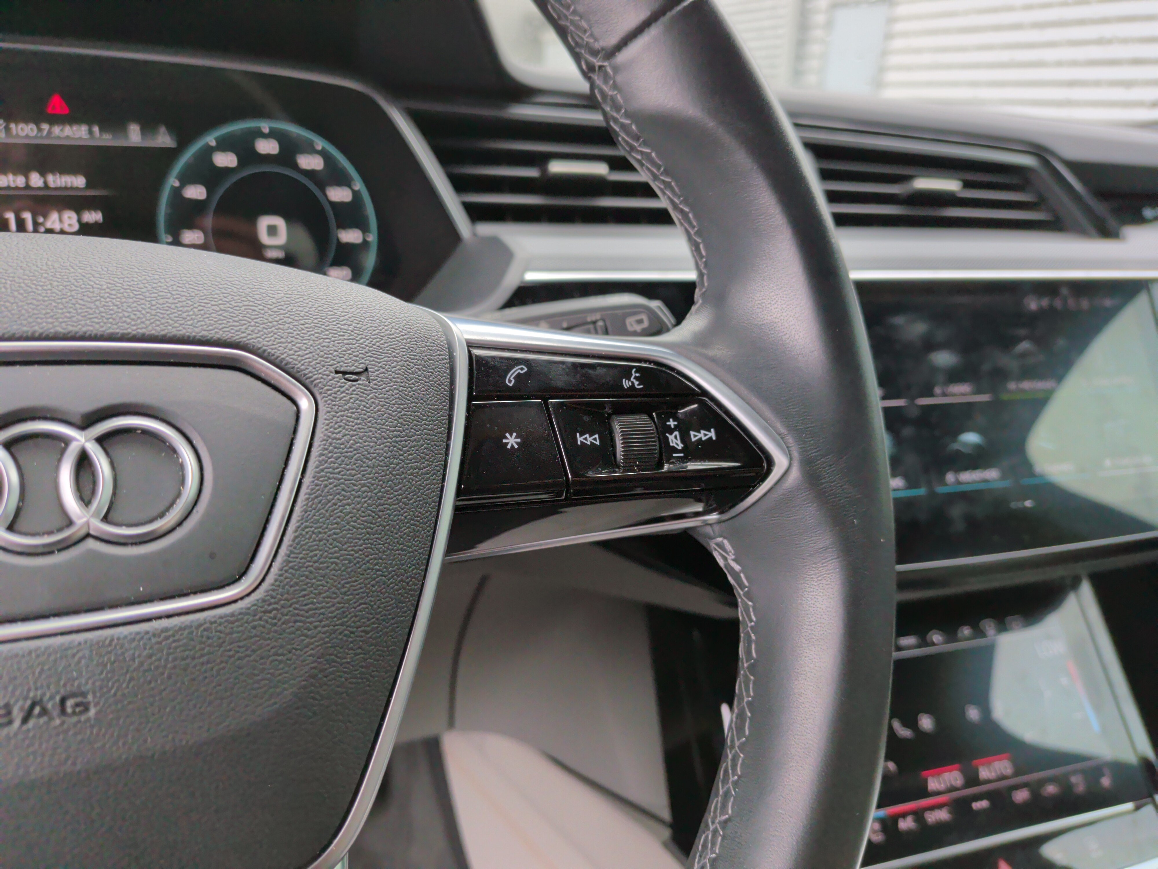 Used 2024 Audi Q8 e-tron Prestige w/ Prestige Package AWD/4WD image 19