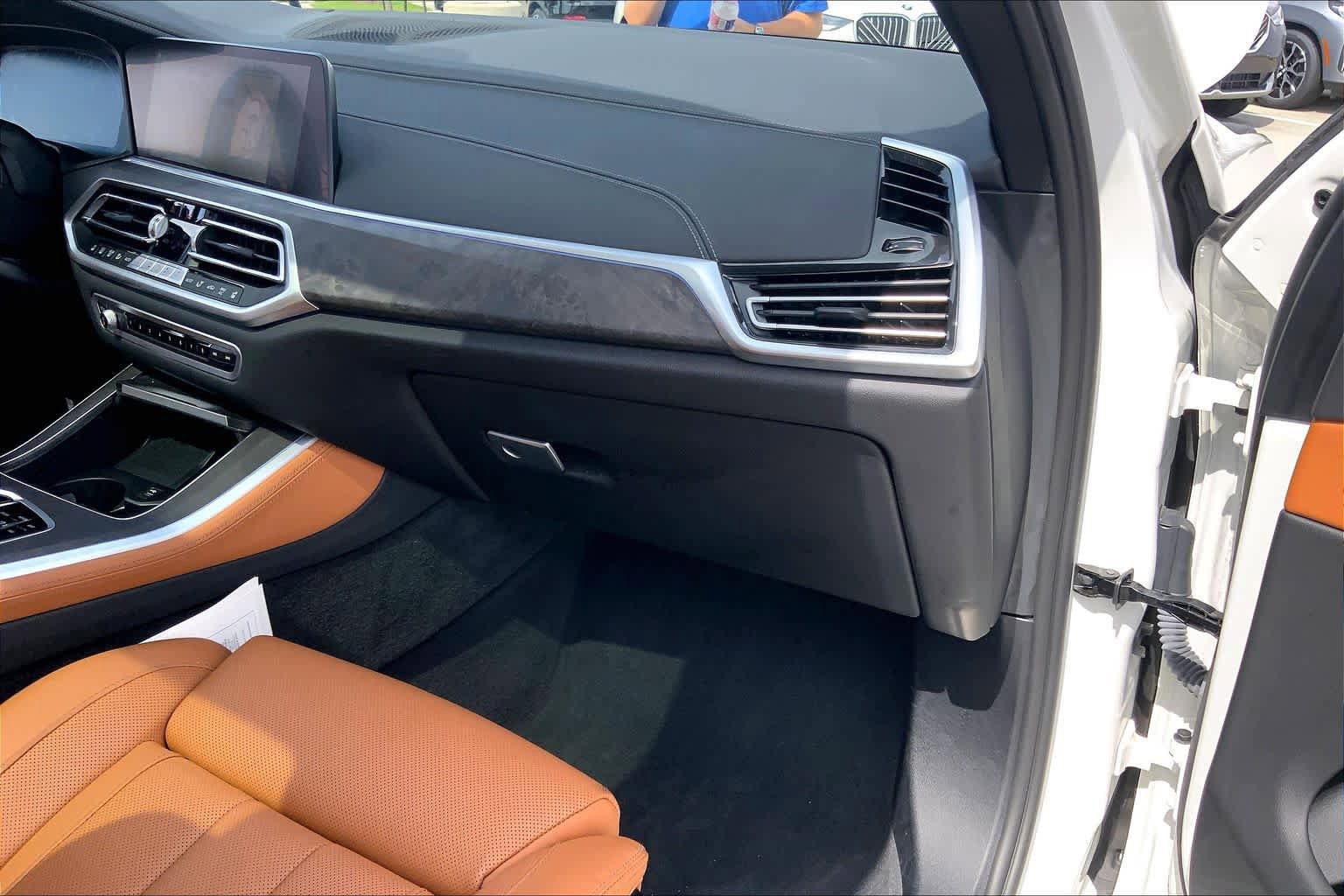 Used 2022 BMW X5 sDrive40i w/ M Sport Package RWD image 18