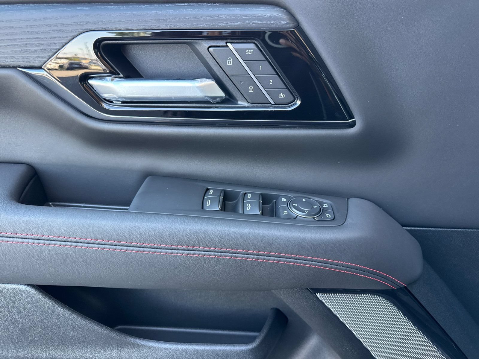 New 2026 GMC Yukon AT4 Ultimate AWD/4WD image 11