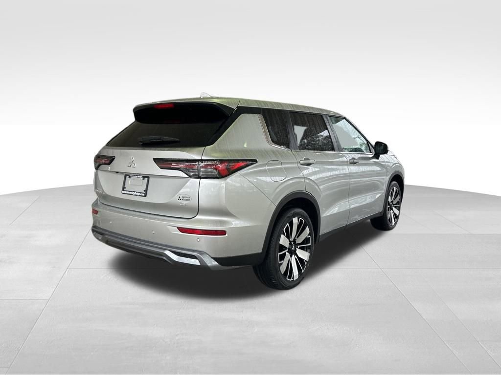 New 2026 Mitsubishi Outlander SE image 3