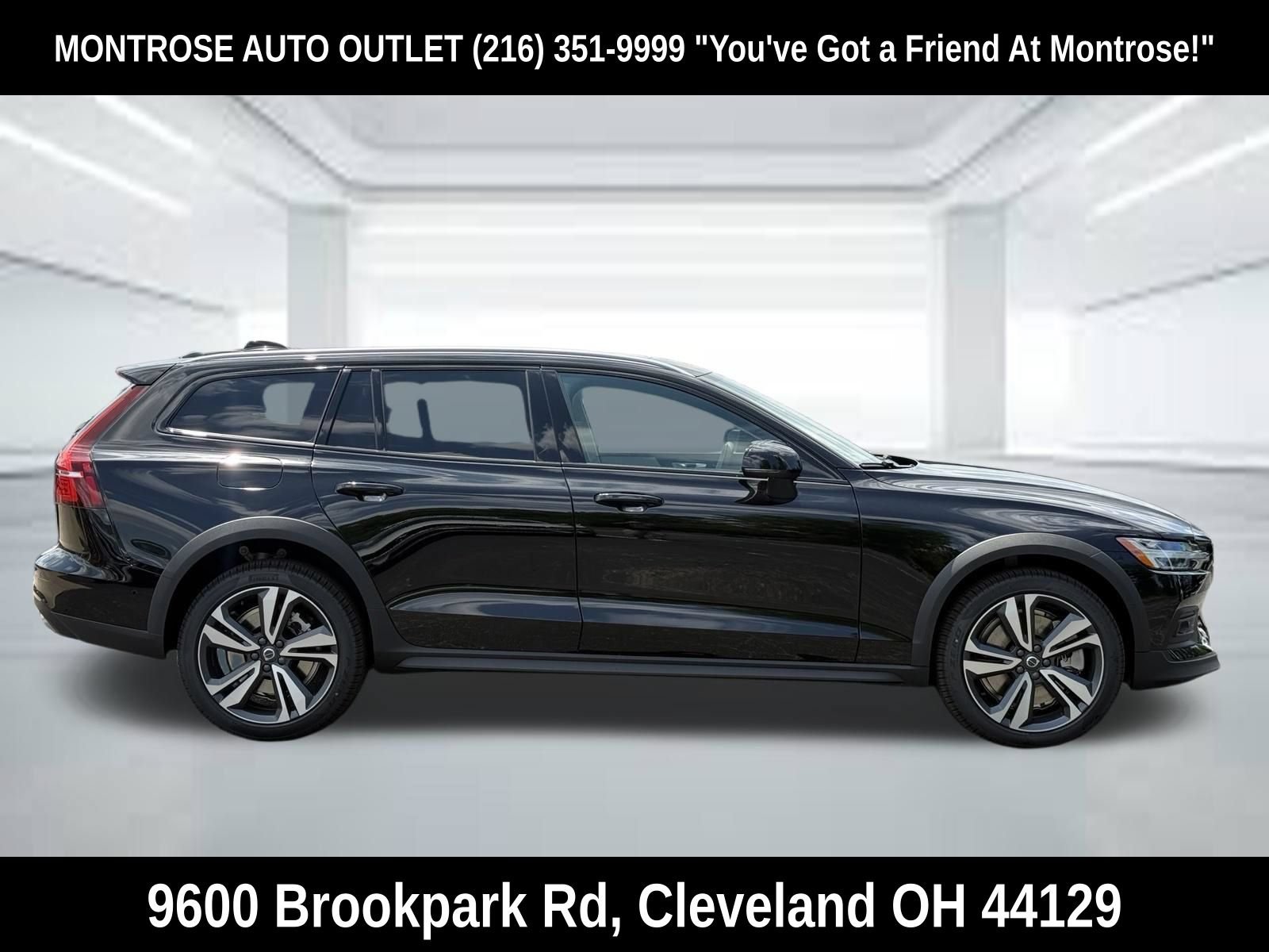 New 2026 Volvo V60 B5 Cross Country Plus w/ Protection Package Premier AWD/4WD image 6