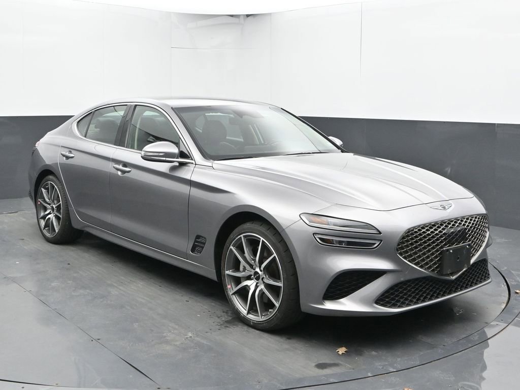 Used 2025 Genesis G70 2.5T image 3