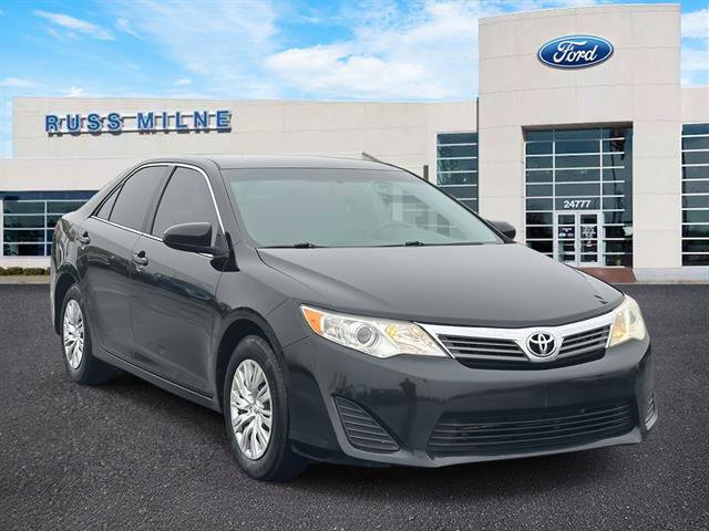Used 2014 Toyota Camry L image 1