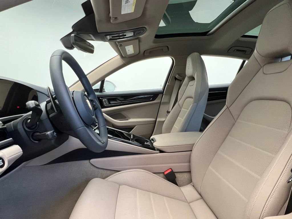 Used 2026 Porsche Panamera RWD image 5