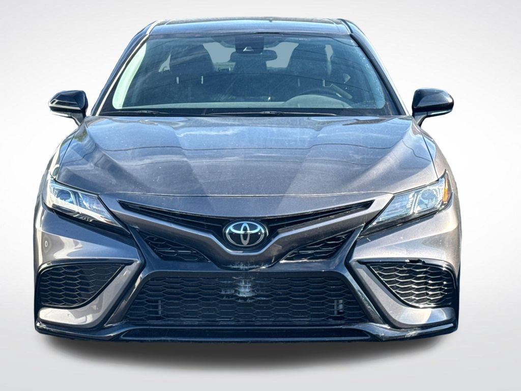 Used 2023 Toyota Camry SE FWD image 3