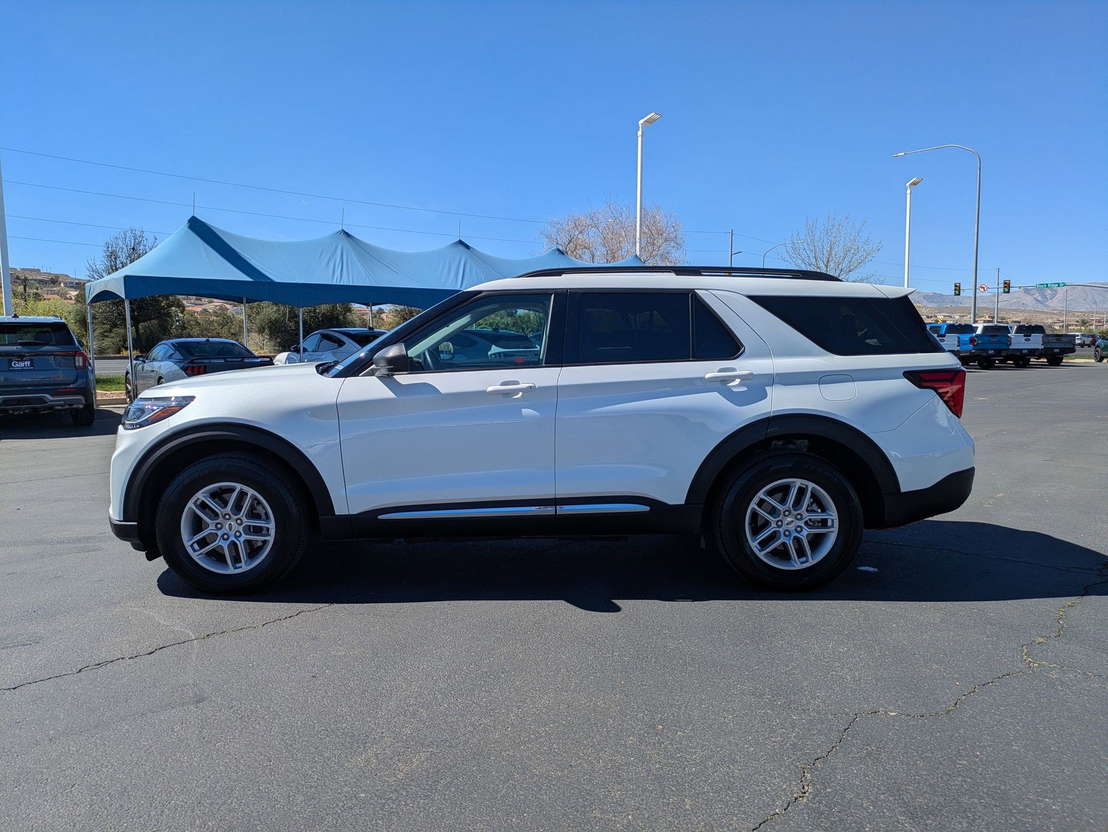 Used 2025 Ford Explorer Active image 6
