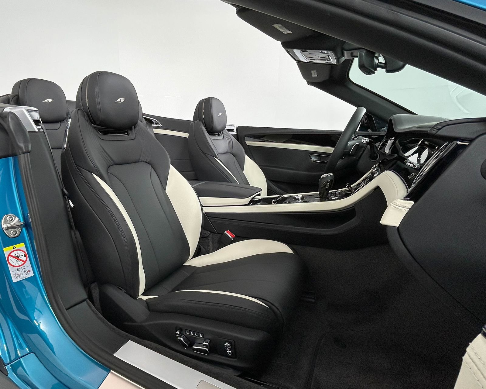 New 2026 Bentley Continental GTC AWD/4WD image 28