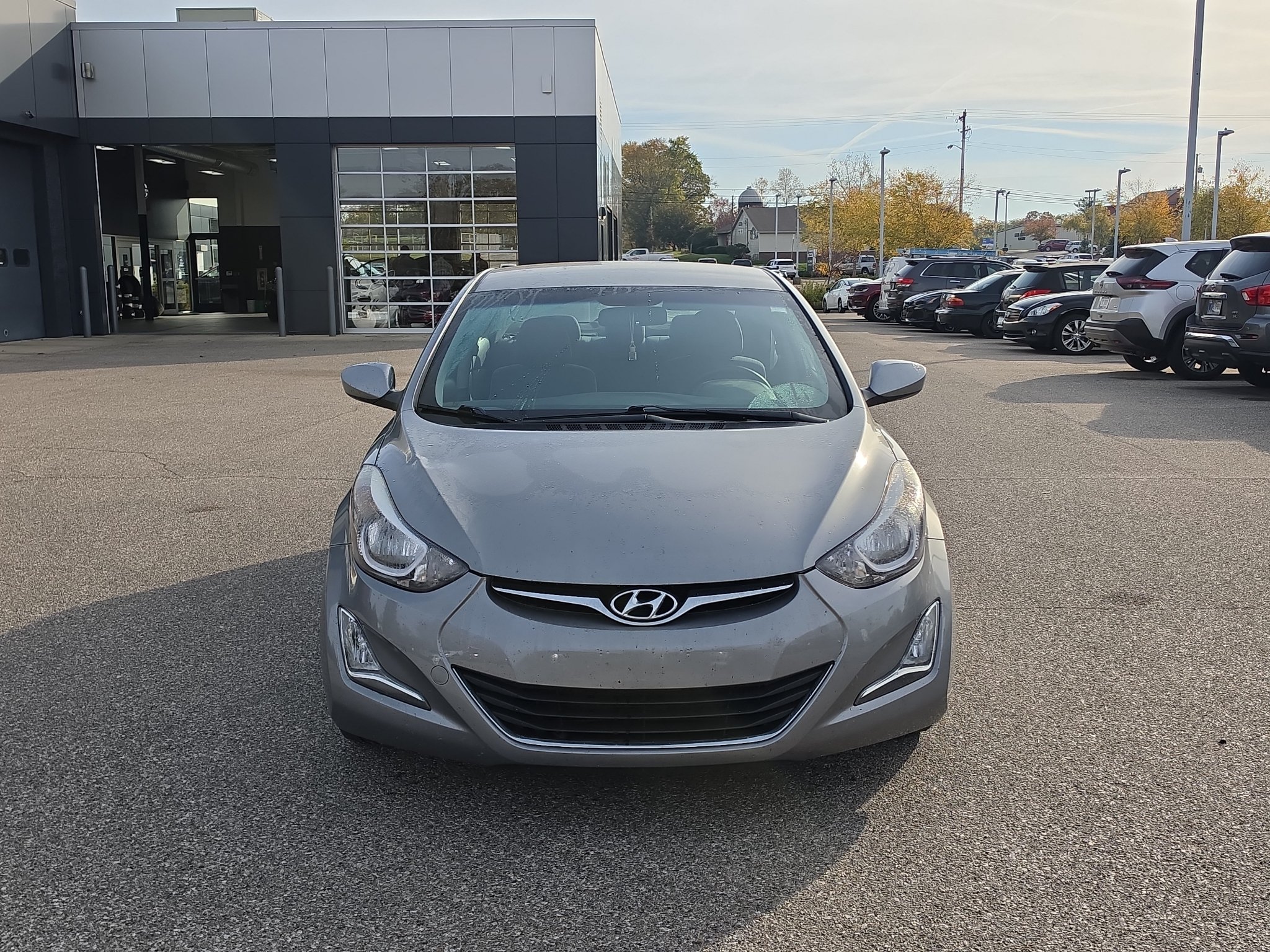 Used 2015 Hyundai Elantra SE w/ Option Group 02 FWD image 2