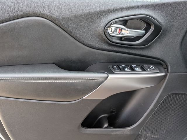 Used 2021 Jeep Cherokee Latitude Lux image 14