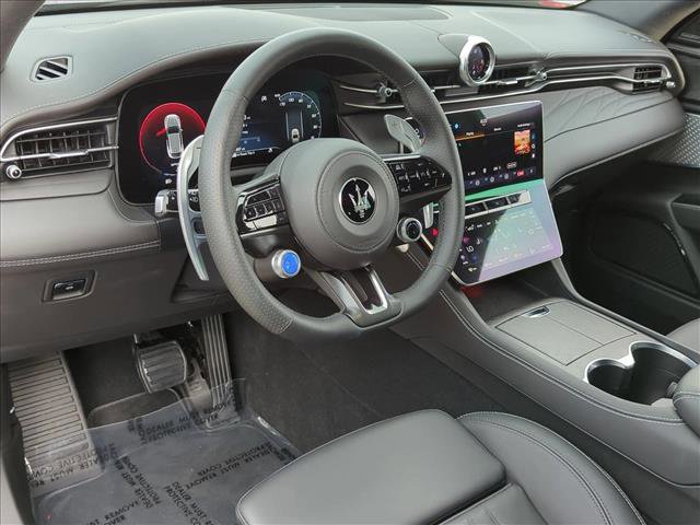 Used 2025 Maserati Grecale Modena image 10