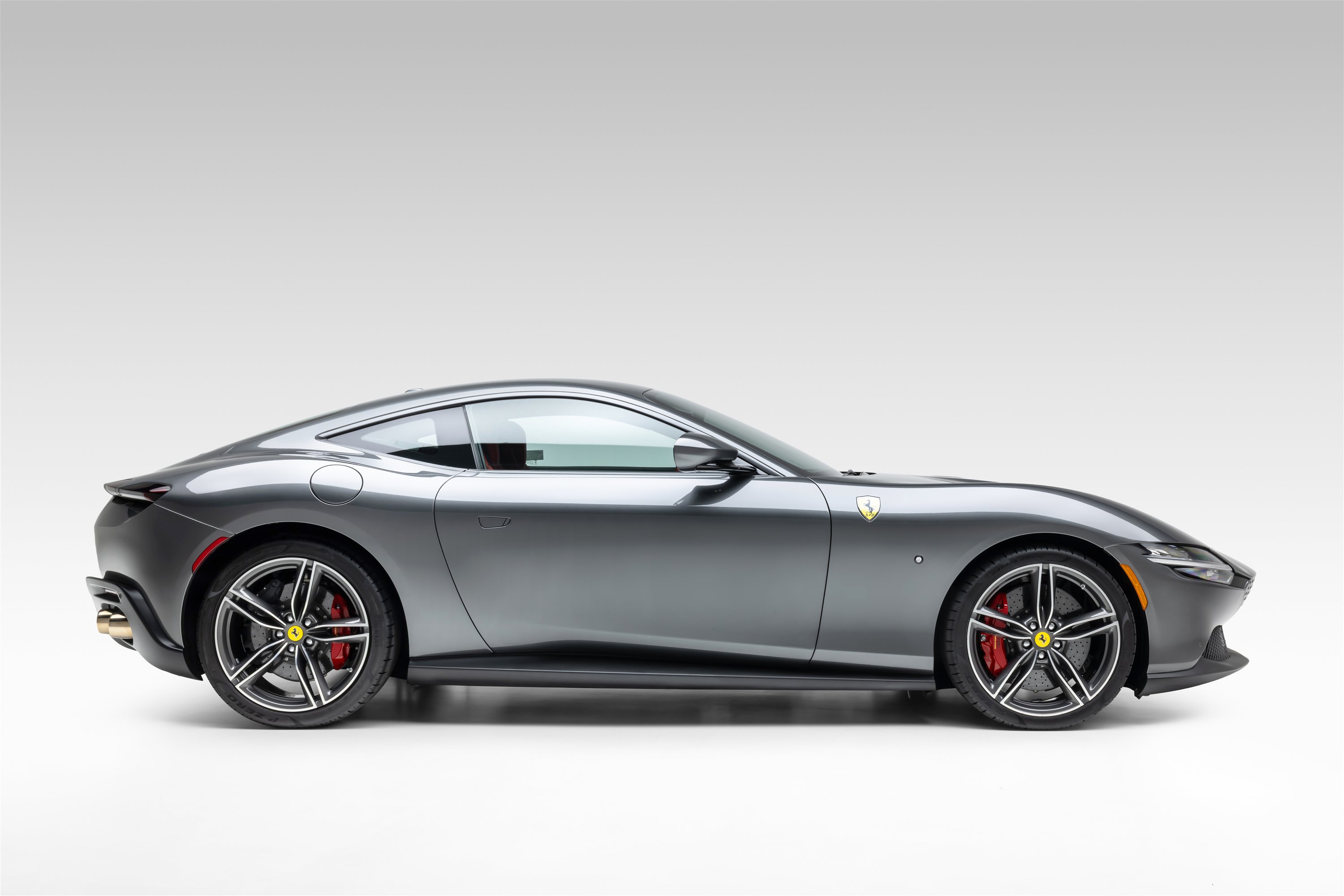 Used 2022 Ferrari Roma RWD image 9