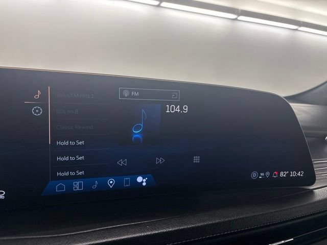 Used 2025 Cadillac XT4 Premium Luxury FWD image 23