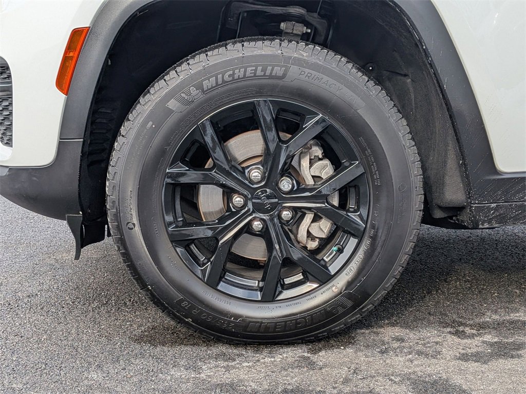 Certified 2024 Jeep Grand Cherokee Altitude image 25