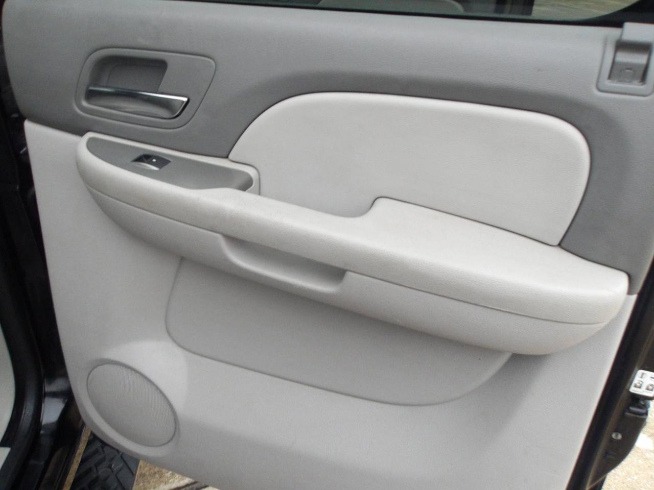 Used 2013 Chevrolet Avalanche LT w/ Suspension Package, Off-Road image 7