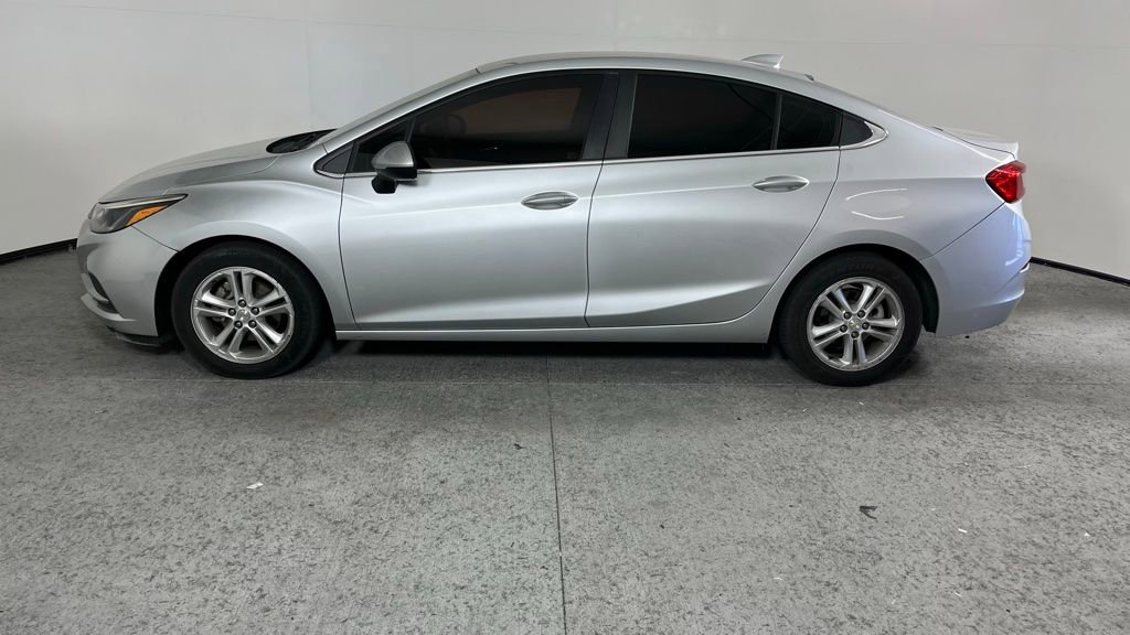 Used 2018 Chevrolet Cruze LT w/ LT Fleet Convenience Package FWD image 6
