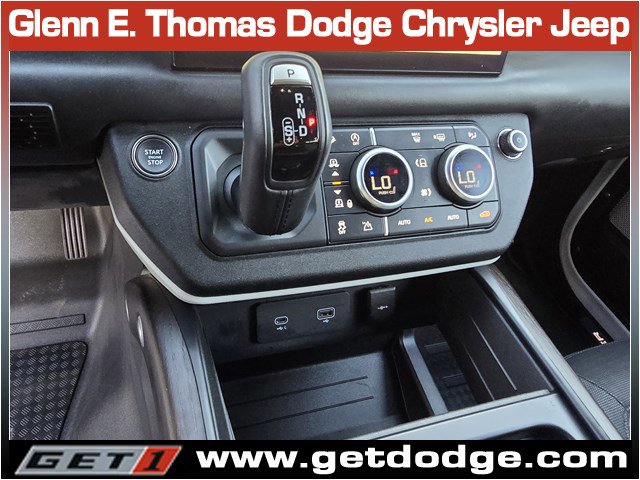 Used 2024 Land Rover Defender 130 X-Dynamic SE image 18