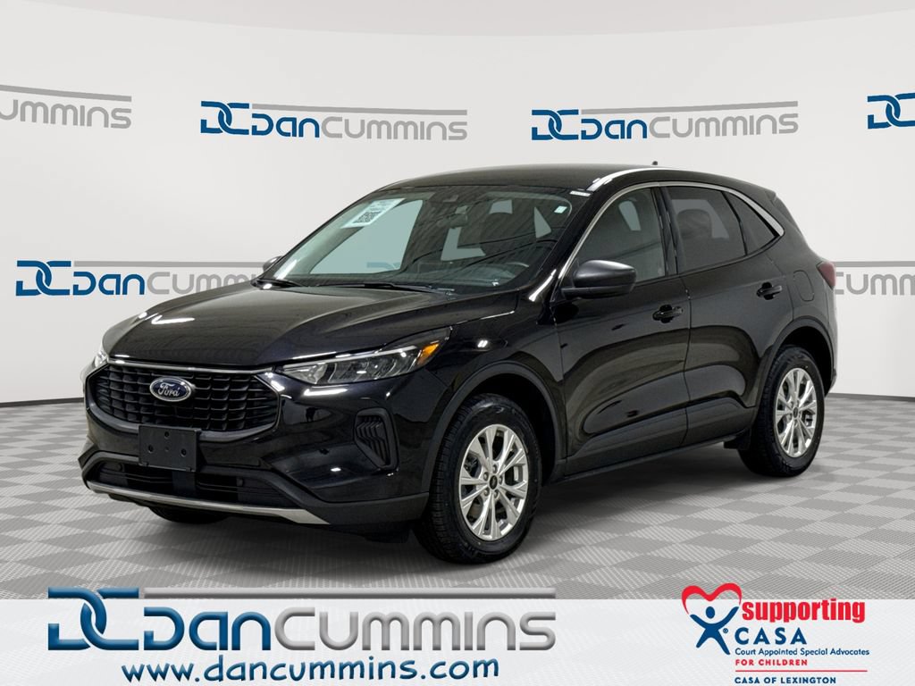 Used 2023 Ford Escape Active AWD/4WD image 1
