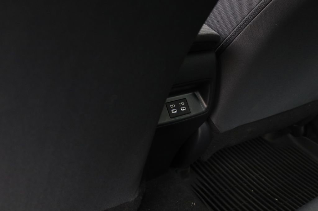 Used 2025 Toyota Corolla LE image 15