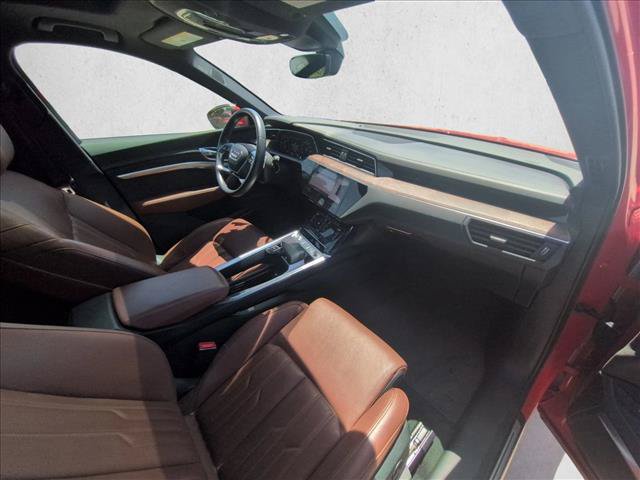 Used 2019 Audi e-tron Prestige w/ Prestige Package AWD/4WD image 21