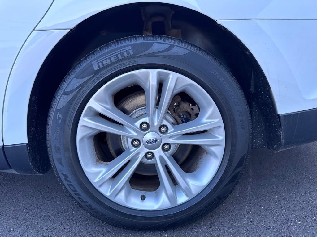 Used 2018 Ford Taurus SE FWD image 25