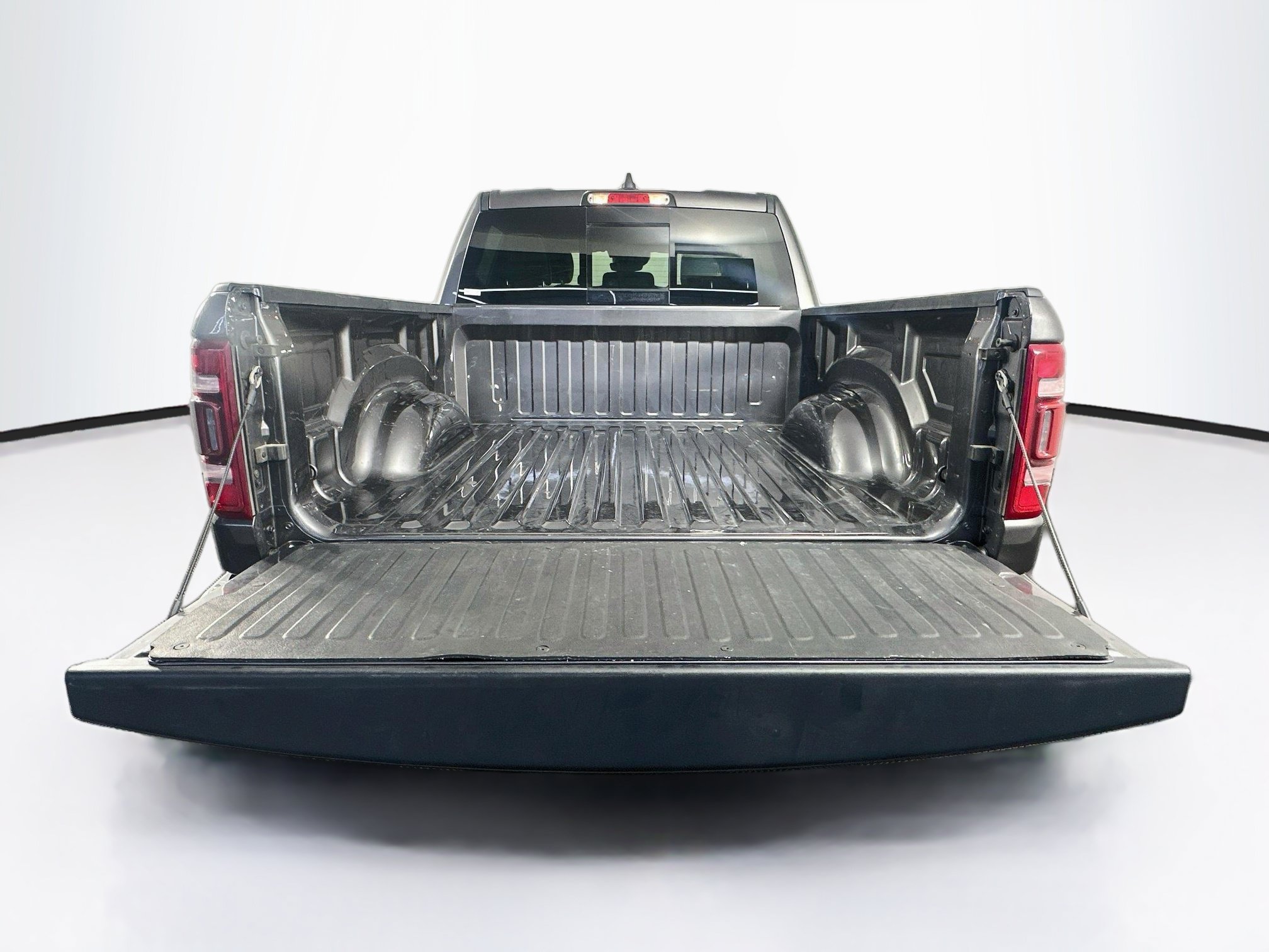 Used 2023 RAM 1500 Laramie AWD/4WD image 30