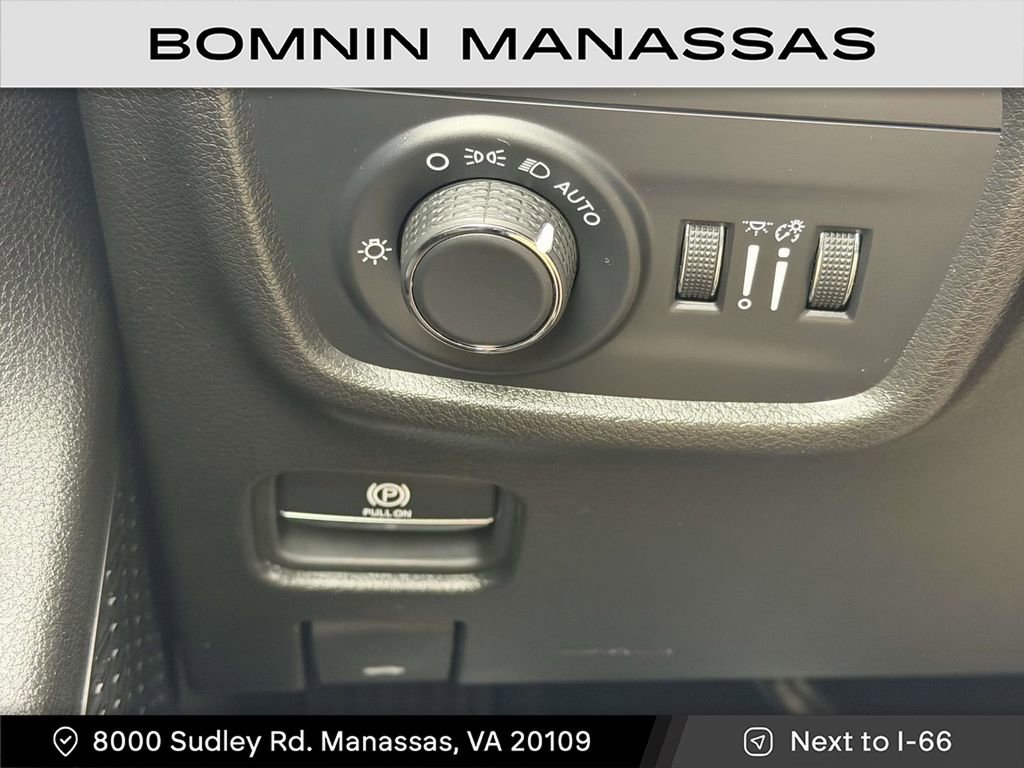 Used 2024 Jeep Grand Cherokee L Altitude image 16