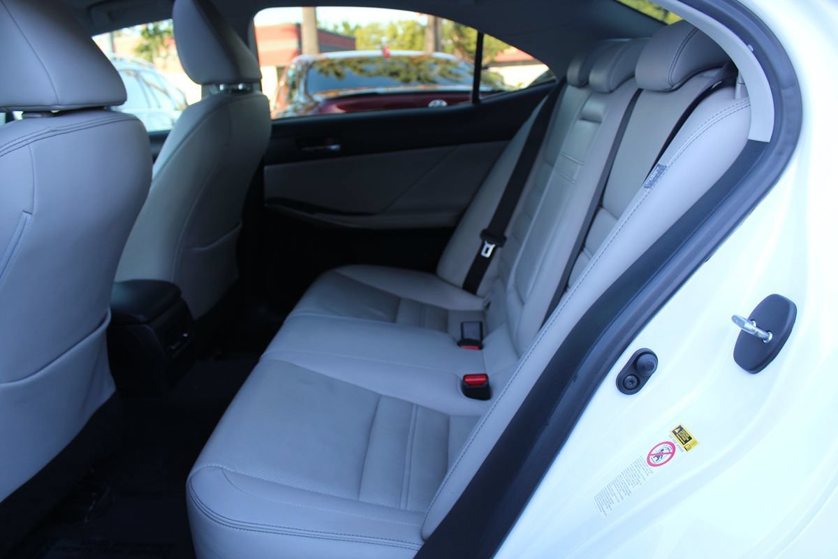 Used 2015 Lexus IS 250 w/ Luxury Package RWD image 23
