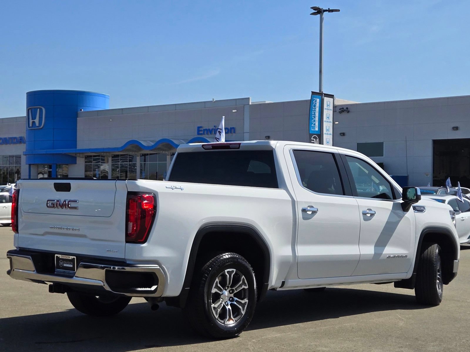 Used 2025 GMC Sierra 1500 SLT AWD/4WD image 7