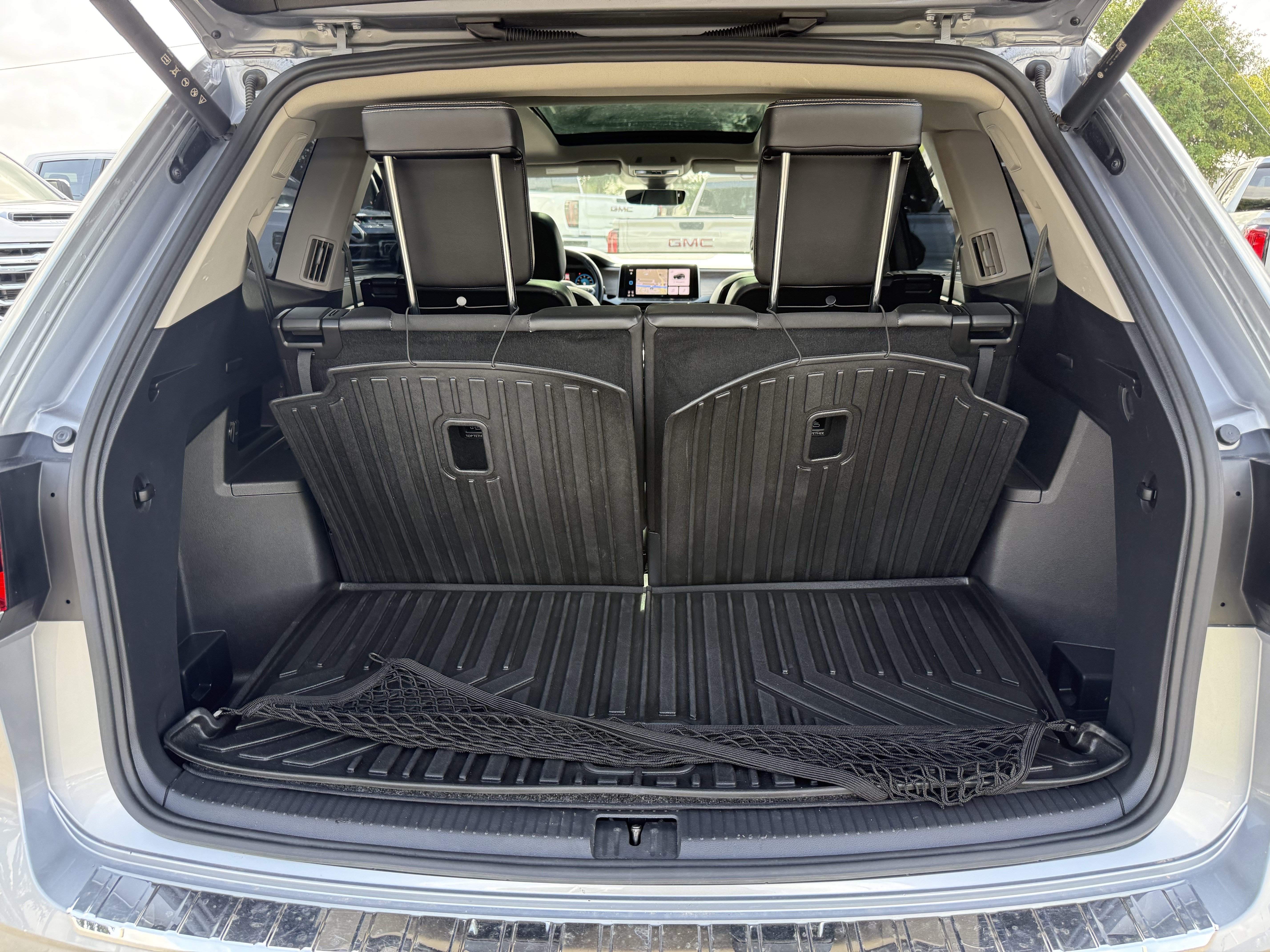 Used 2024 Volkswagen Atlas SEL Premium R-Line AWD/4WD image 32