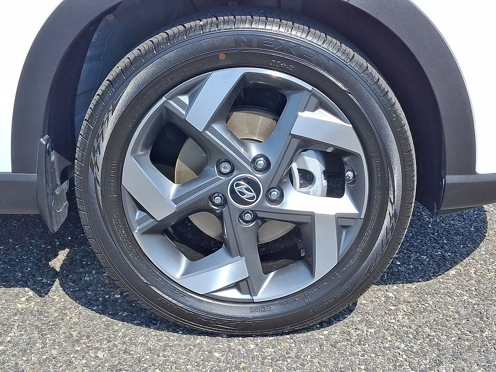 Certified 2025 Hyundai Venue Limited FWD image 33