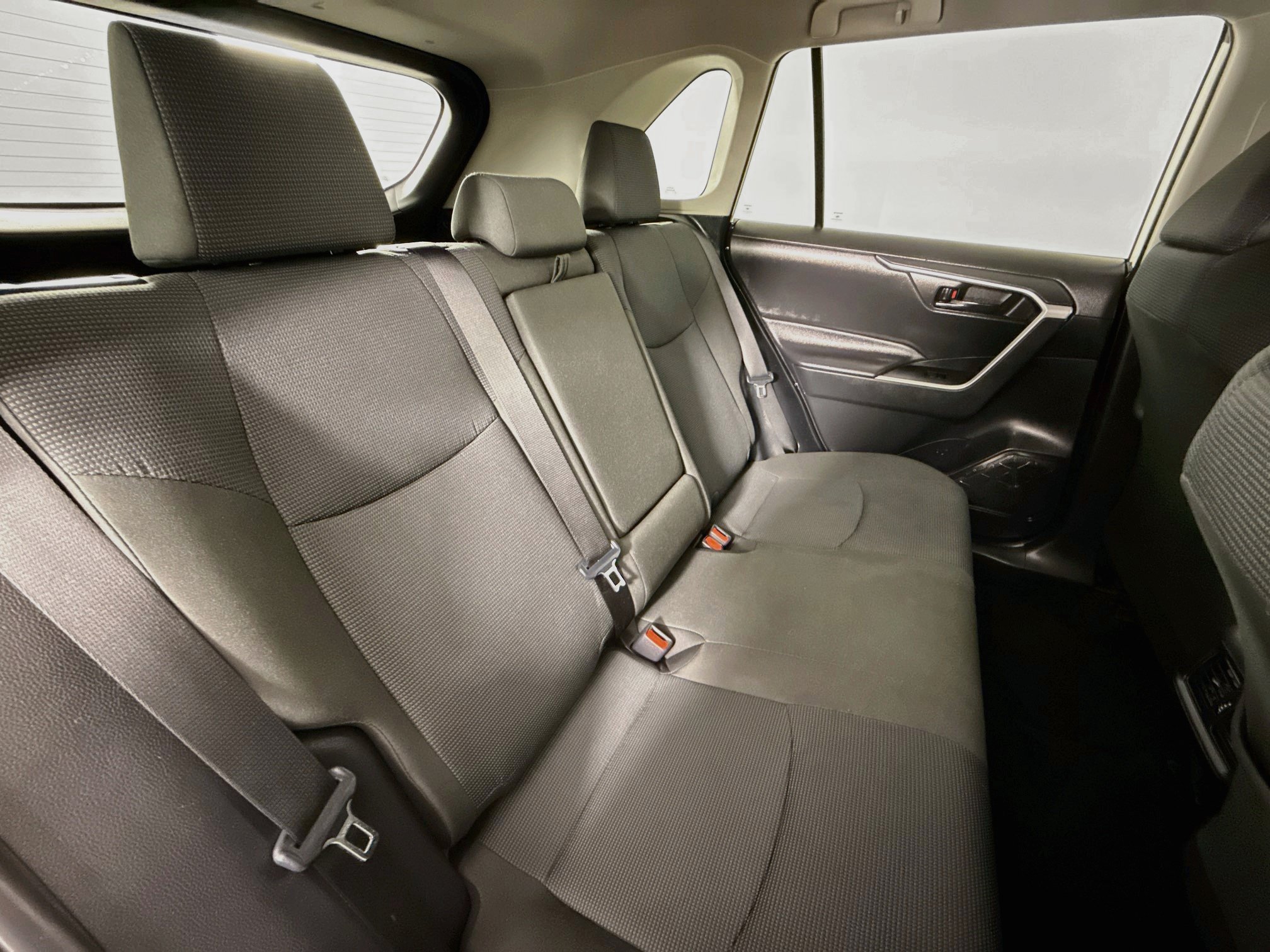 Certified 2025 Toyota RAV4 LE AWD/4WD image 27