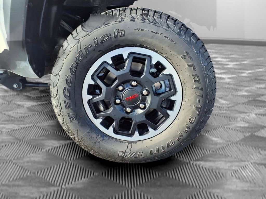 Used 2025 Toyota Tacoma SR5 image 23